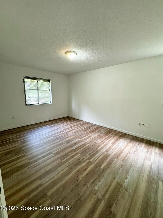 Building Photo - 1029 Ulysses Ave SE