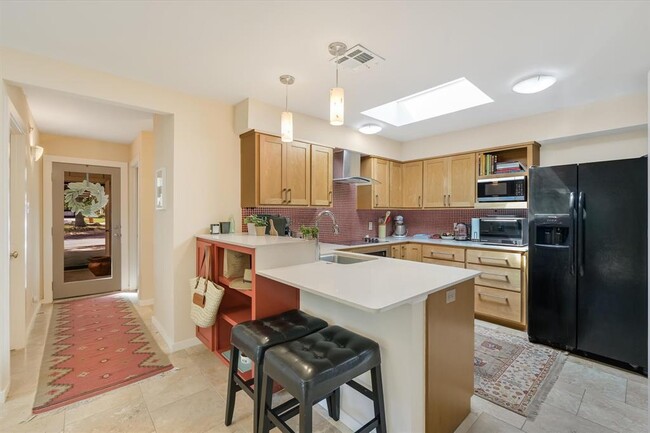 Building Photo - 7921 Ridgeline N