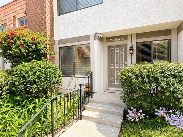Building Photo - 27943 Ridgebrook Ct