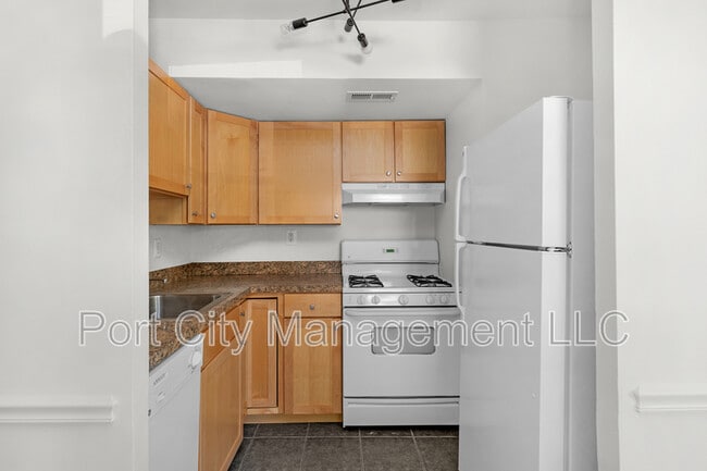Building Photo - 4407 Falls Bridge Dr