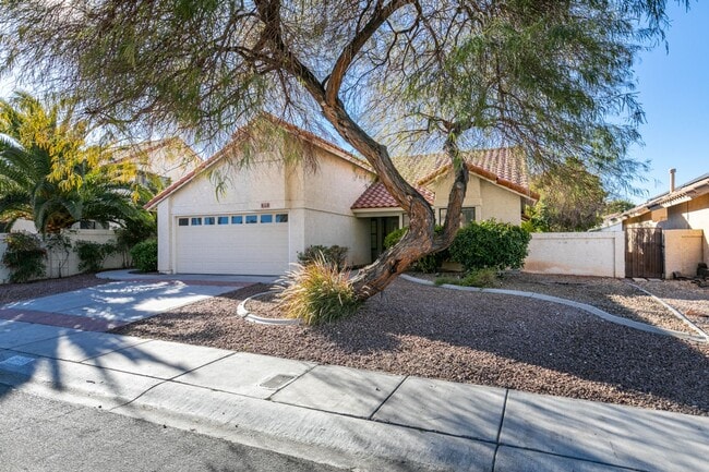 Building Photo - Lovely 1 story home near Warm Springs and Green Valley Pkwy with LARGE backyard!