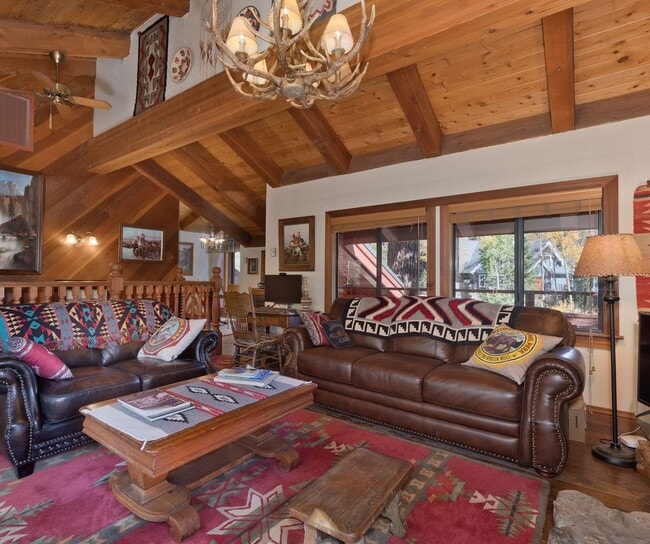 Building Photo - 91 St Moritz Rd