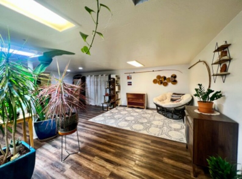 Building Photo - 143 E Riviera Dr