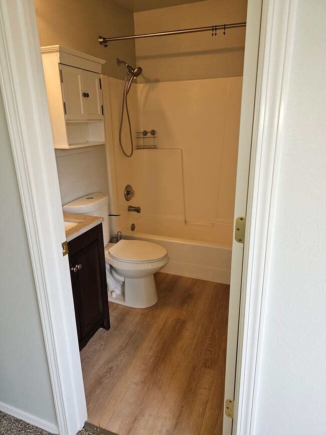 Building Photo - Updated Open Floor Plan in Nampa!