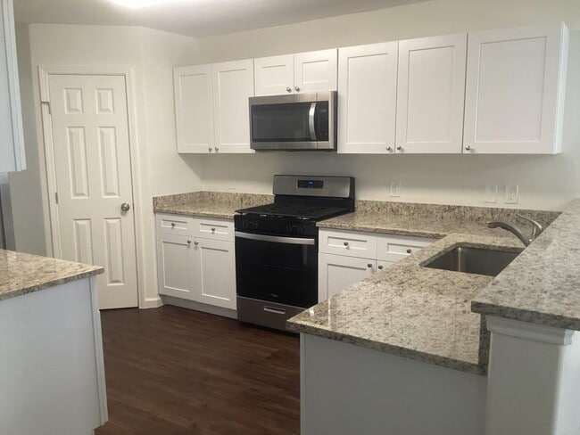 Building Photo - 9023 Grand Villa Ln