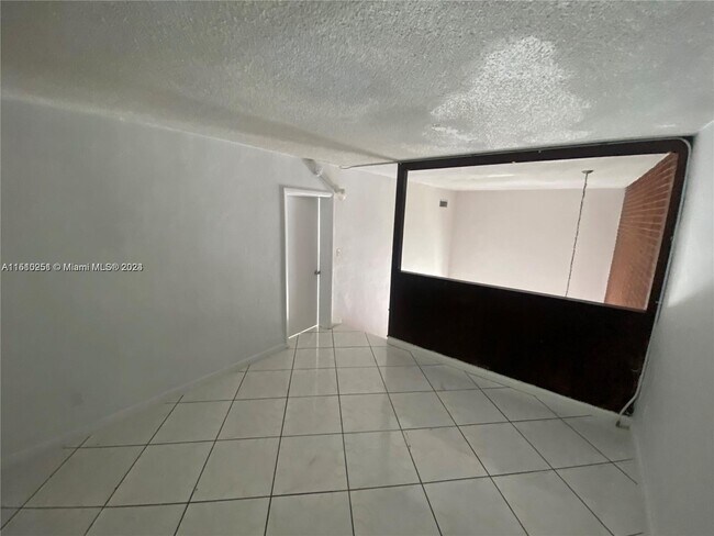 Building Photo - 1901 SW 67th Ave