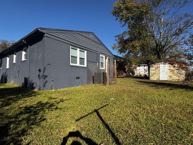 Building Photo - 516 Olivia Ln