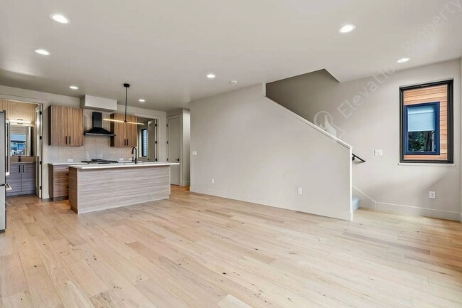 Building Photo - Luxury Townhome with River Access Near Dow...