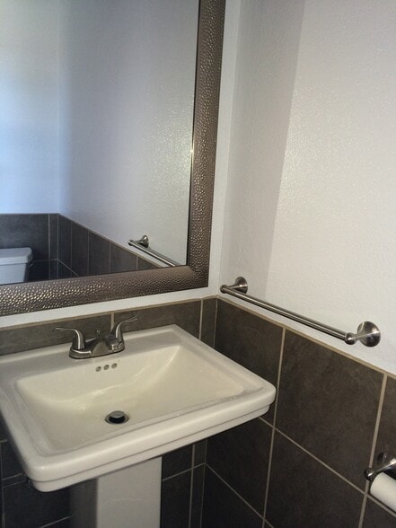 Half Bathroom - 2732 Calle Anna Jean