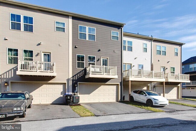 Building Photo - 149 Lyons Crk Dr