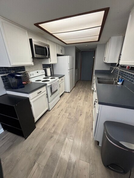 Building Photo - 1494 Sanzon Dr