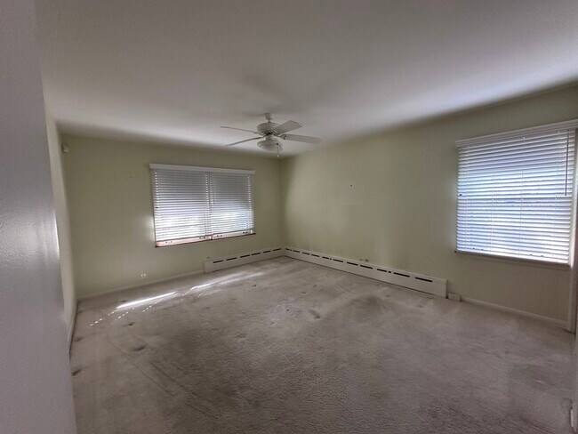 Building Photo - 2300 Landwehr Rd