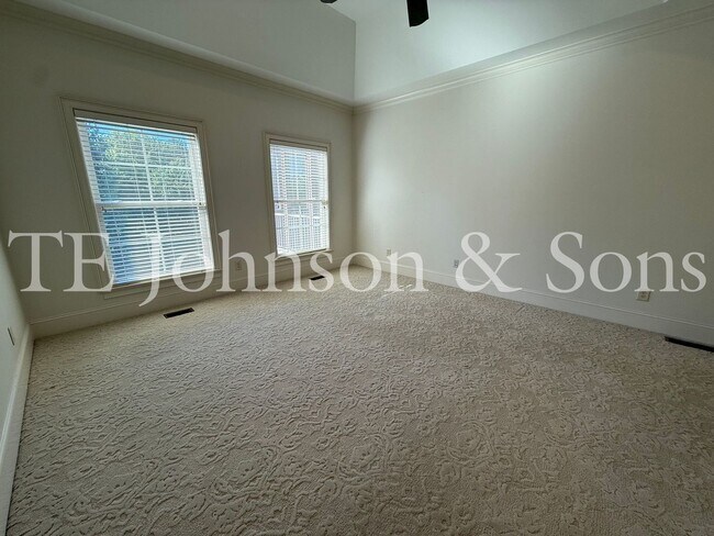 Building Photo - 5540 Brookberry Farm Rd