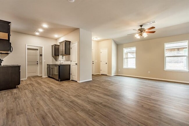 Building Photo - 320 Chalk Hill Ct