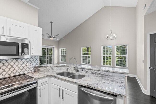 Building Photo - 5026 Belleglen Ct