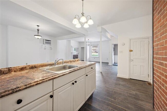 Building Photo - *Newly Renovated 1-Bedroom *Open Concept Living in this Canonsburg Apartment