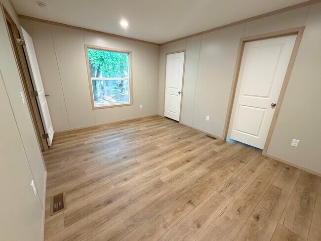 Building Photo - 30528 Black Duck Dr