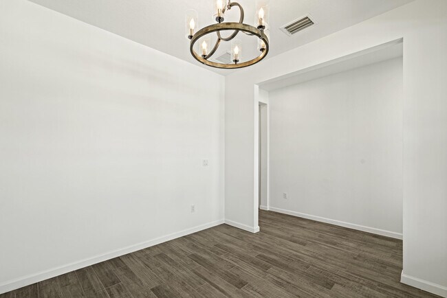 Building Photo - 11340 SW Lyra Dr.