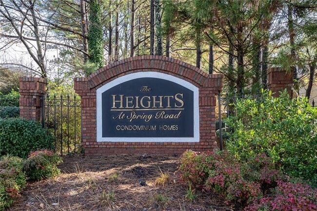 Building Photo - 303 Spring Heights Ln