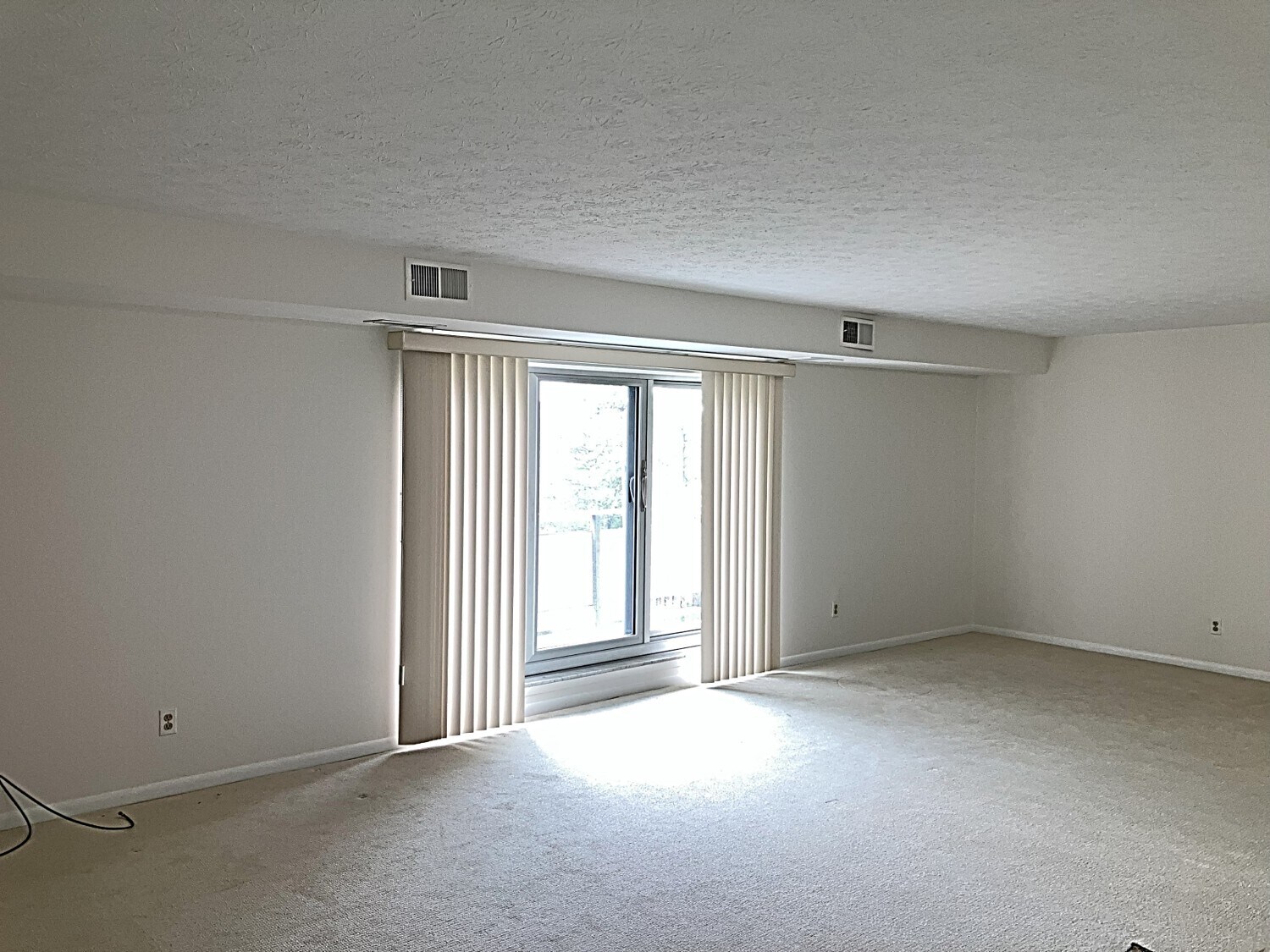 Building Photo - 2202 Acacia Park Dr