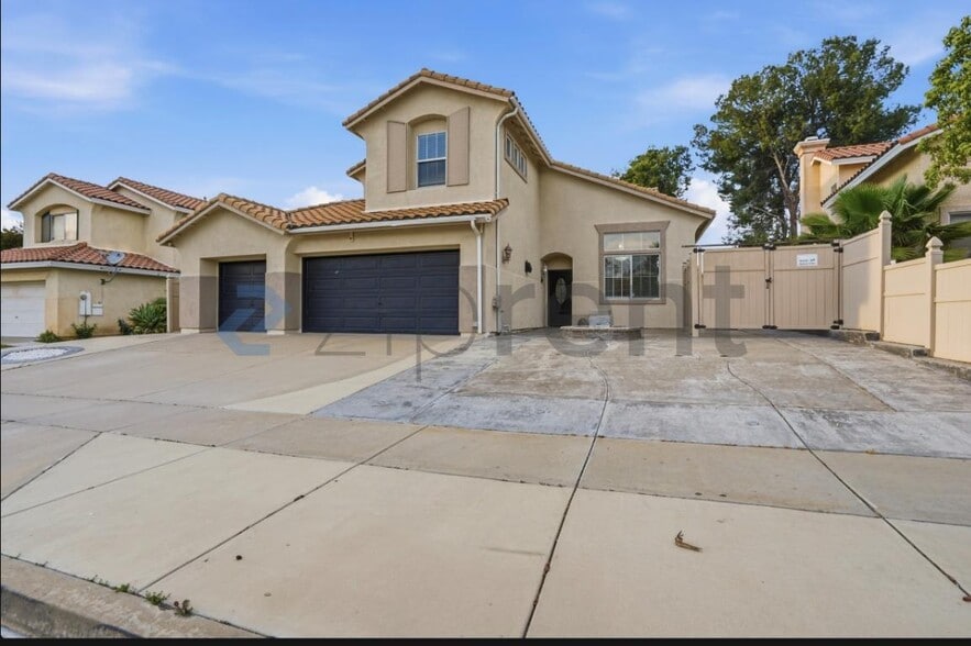 Building Photo - 33026 Terrace Dr