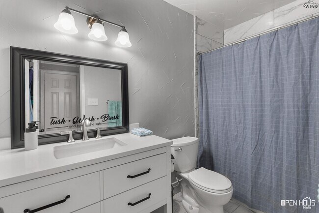 Building Photo - 4906 Colleen Dr