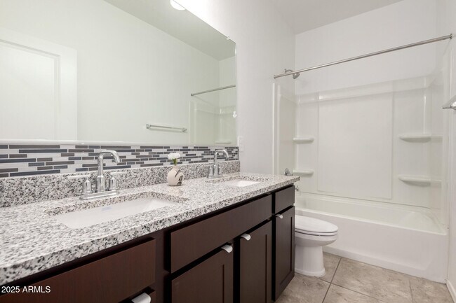 Building Photo - 5267 E Diatomite Dr