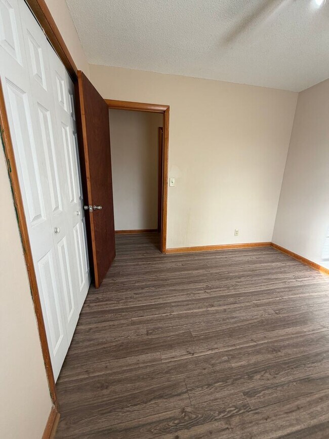 Building Photo - 189 Warden Dr