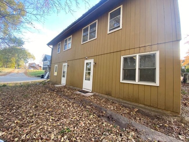 Building Photo - $1,500 | 3 Bedroom, 1 Bathroom Duplex | NO PETS | Available for an August 1st, 2026 Move In!