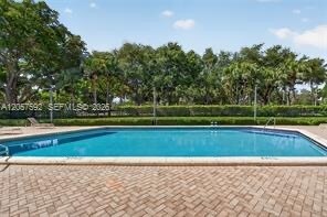 Building Photo - 3301 N Country Club Dr