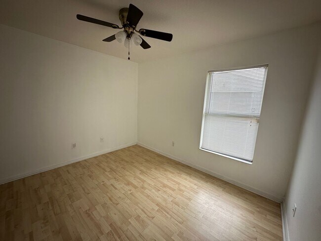 Building Photo - Modern 3-Bedroom Single-Family Home for Re...
