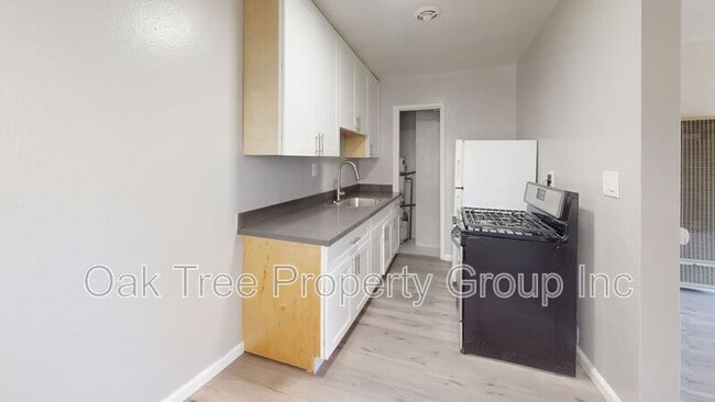 Building Photo - 824 15th St