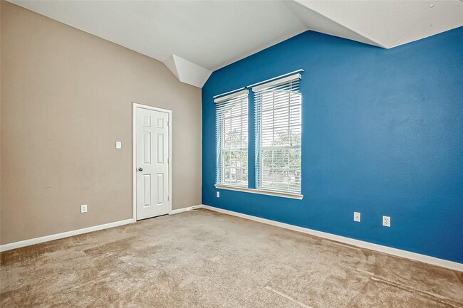 Building Photo - 2218 Falcon Knoll Ln