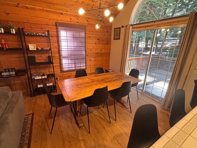 Building Photo - 6-Month Ski Lease in Tahoe Donner, Availab...