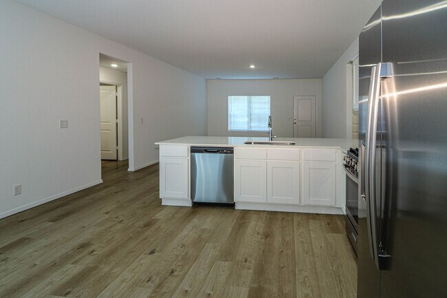 Building Photo - 3122 S 15th Pl