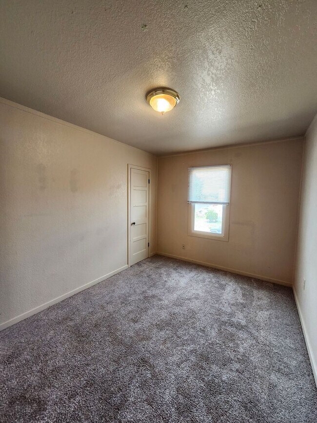 Building Photo - 1209to