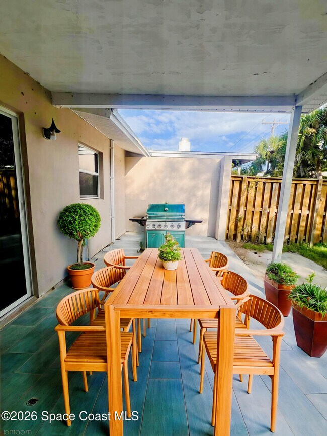 Building Photo - 121 3rd Ave