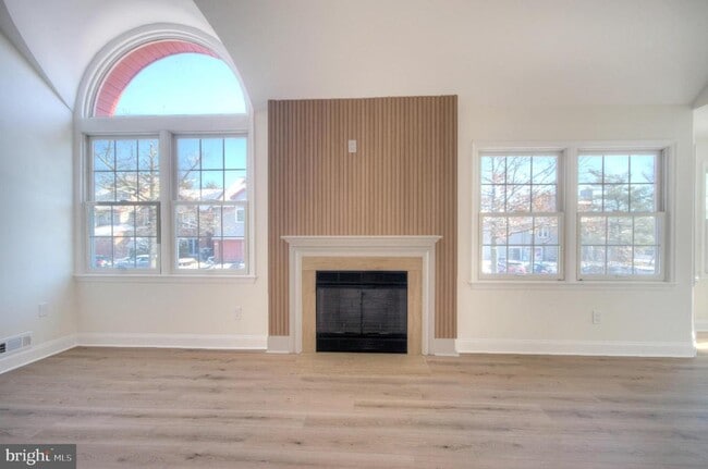 Building Photo - 1326 Chanticleer