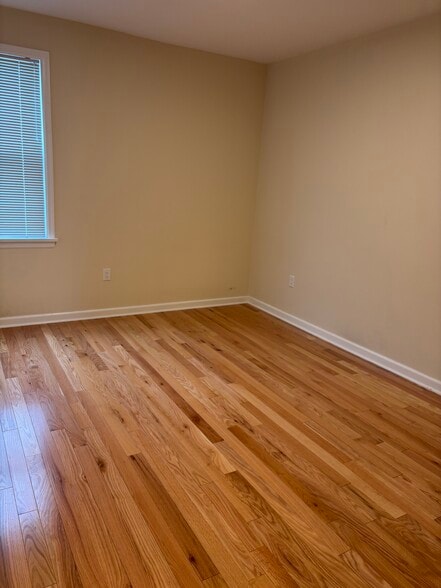 Building Photo - 398 Franklin Ave