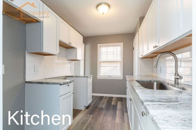 Building Photo - Beautiful 3 bedroom home in Dearborn