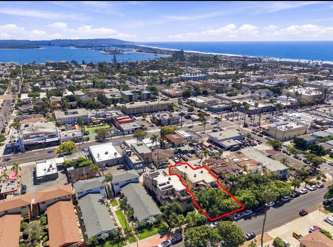 Building Photo - Your Furnished Coastal Escape Awaits!