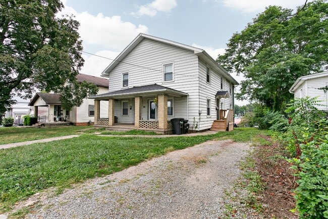 Primary Photo - 104 Taylor Blvd