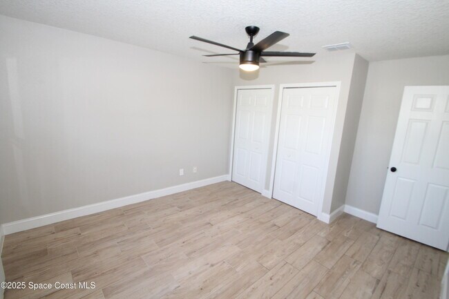 Building Photo - 1561 Rachel Ave SE