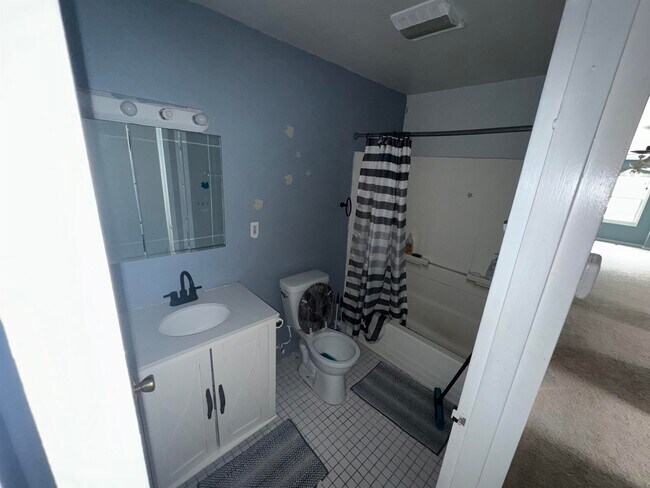 Building Photo - 153 Wilkinson Ave