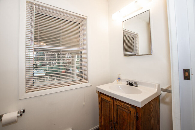 half bath - 315 9th St