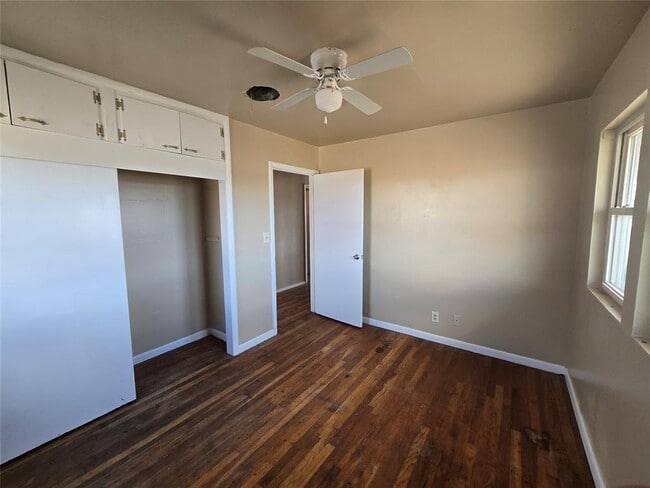 Building Photo - 1216 N Thomas St