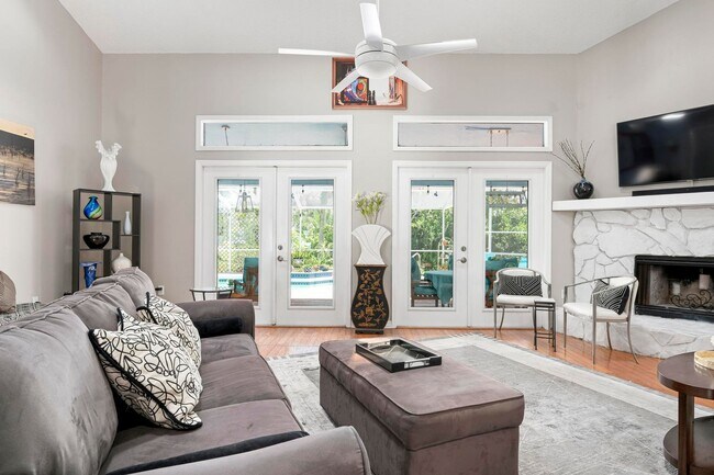 Building Photo - ** STUNNING 4 BEDROOM 2 FULL BATH/ 2 HALF BATH HOME WITH A PRIVATE POOL LOCATED JUST MINUTES FROM...