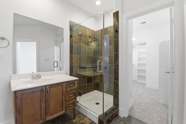 Building Photo - 2028 Tuam St