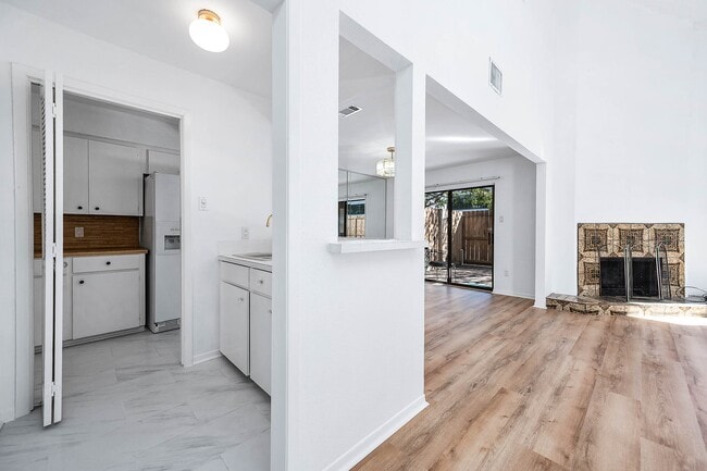 Building Photo - 4507 Medinah Pl