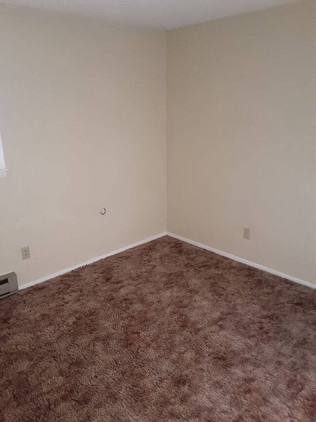 Building Photo - 6962 Winchester Dr